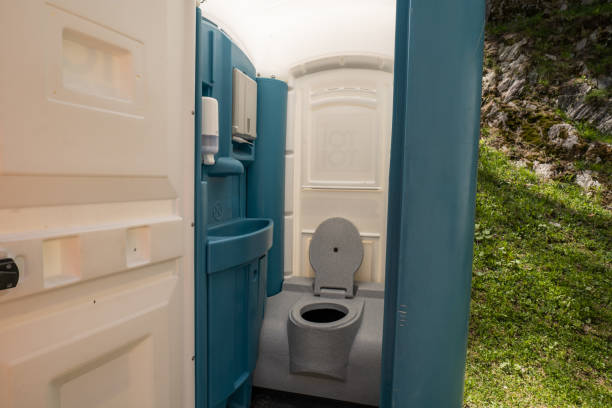 Best Portable Restroom Setup and Delivery  in Garnett, KS